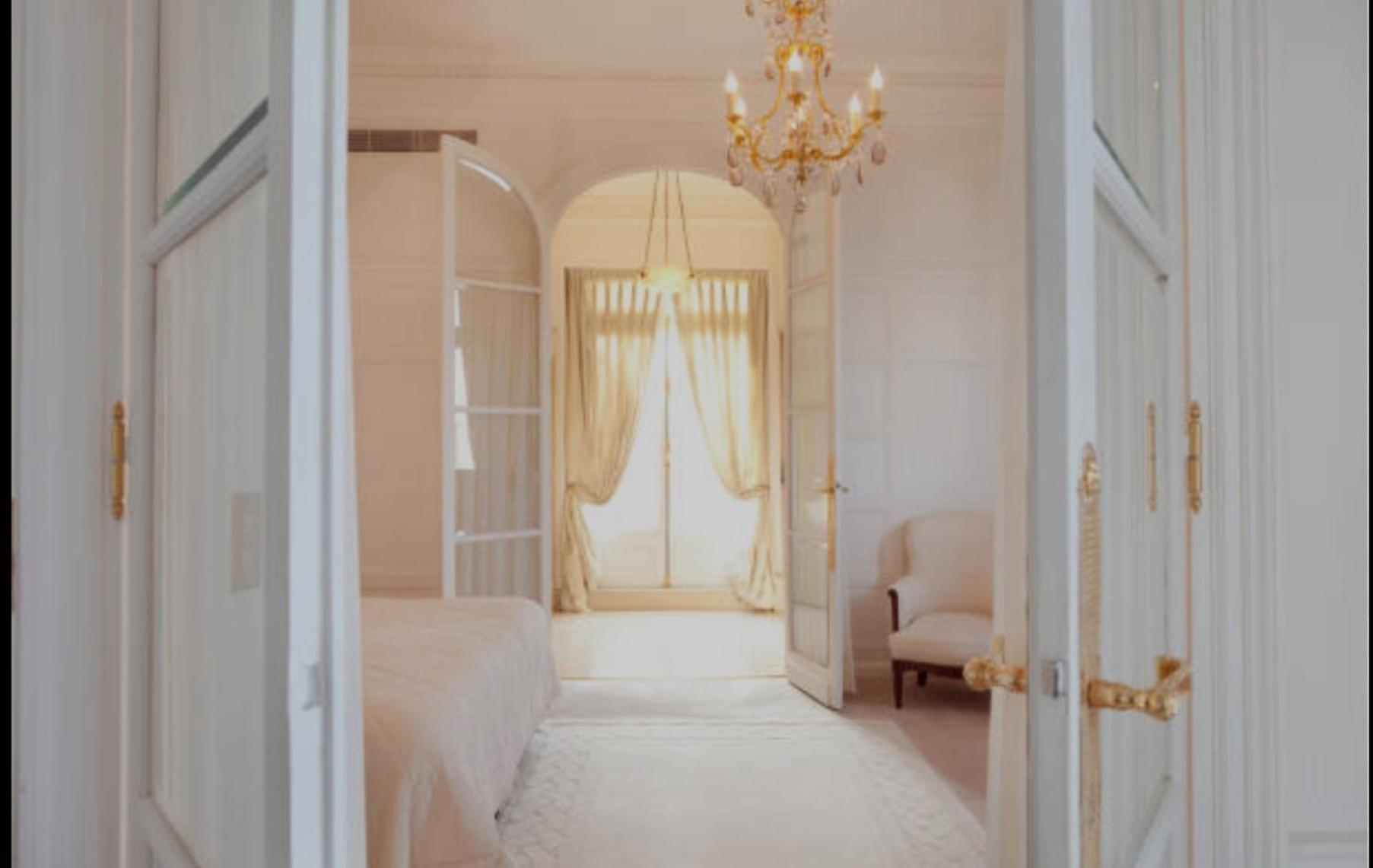 Empress Madani Palace Hotel サレー エクステリア 写真