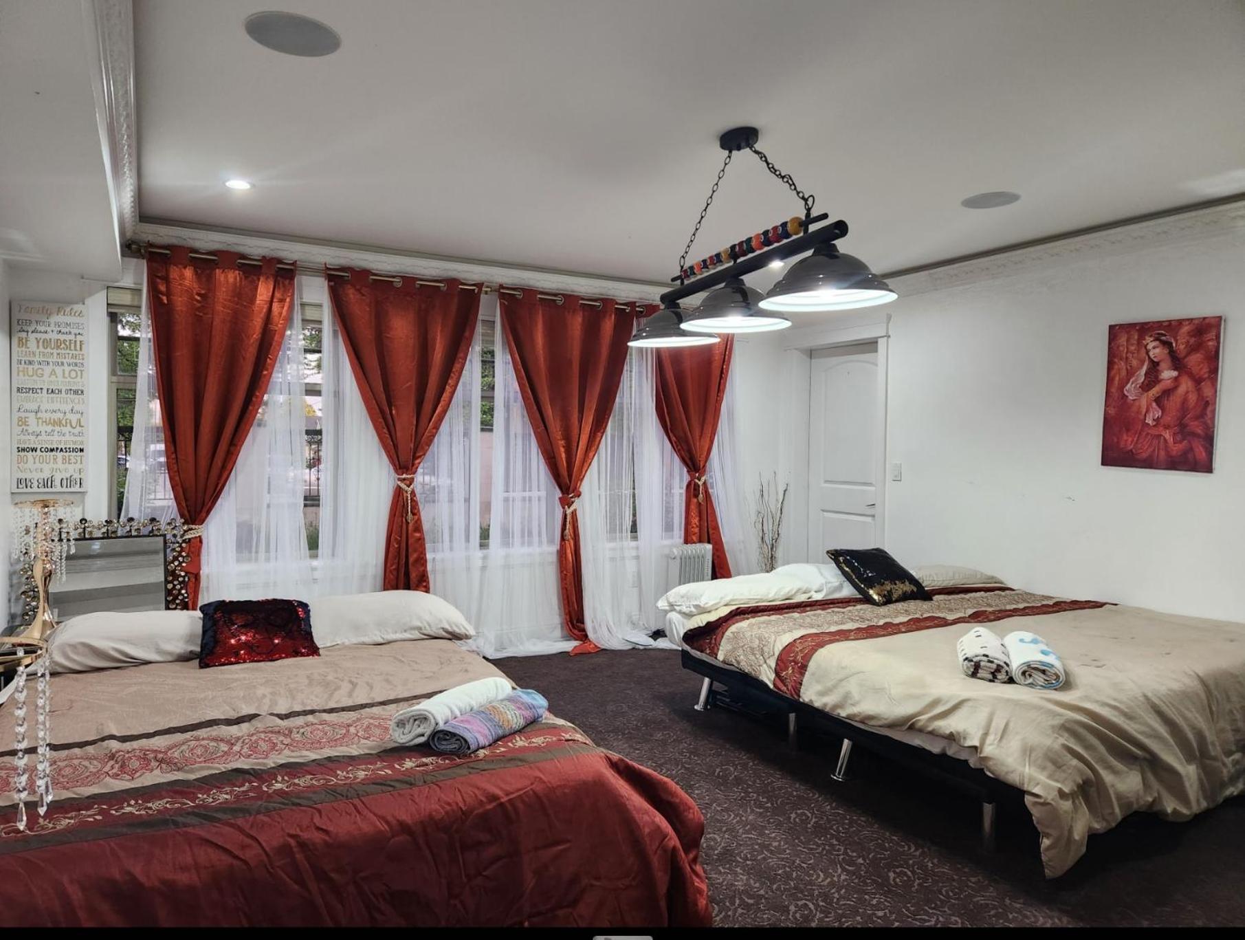 Empress Madani Palace Hotel サレー エクステリア 写真