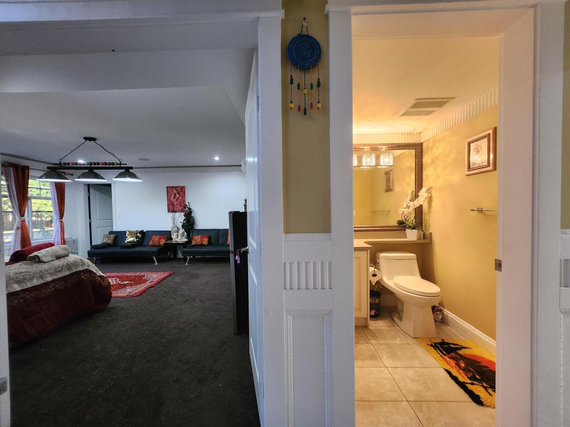 Empress Madani Palace Hotel サレー エクステリア 写真