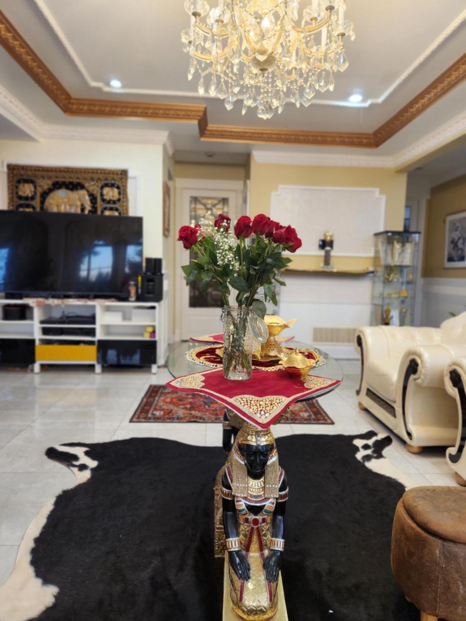 Empress Madani Palace Hotel サレー エクステリア 写真